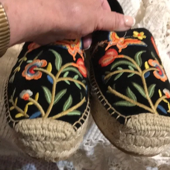 COPY - COPY - Johnny Was espadrilles - Picture 4 of 16